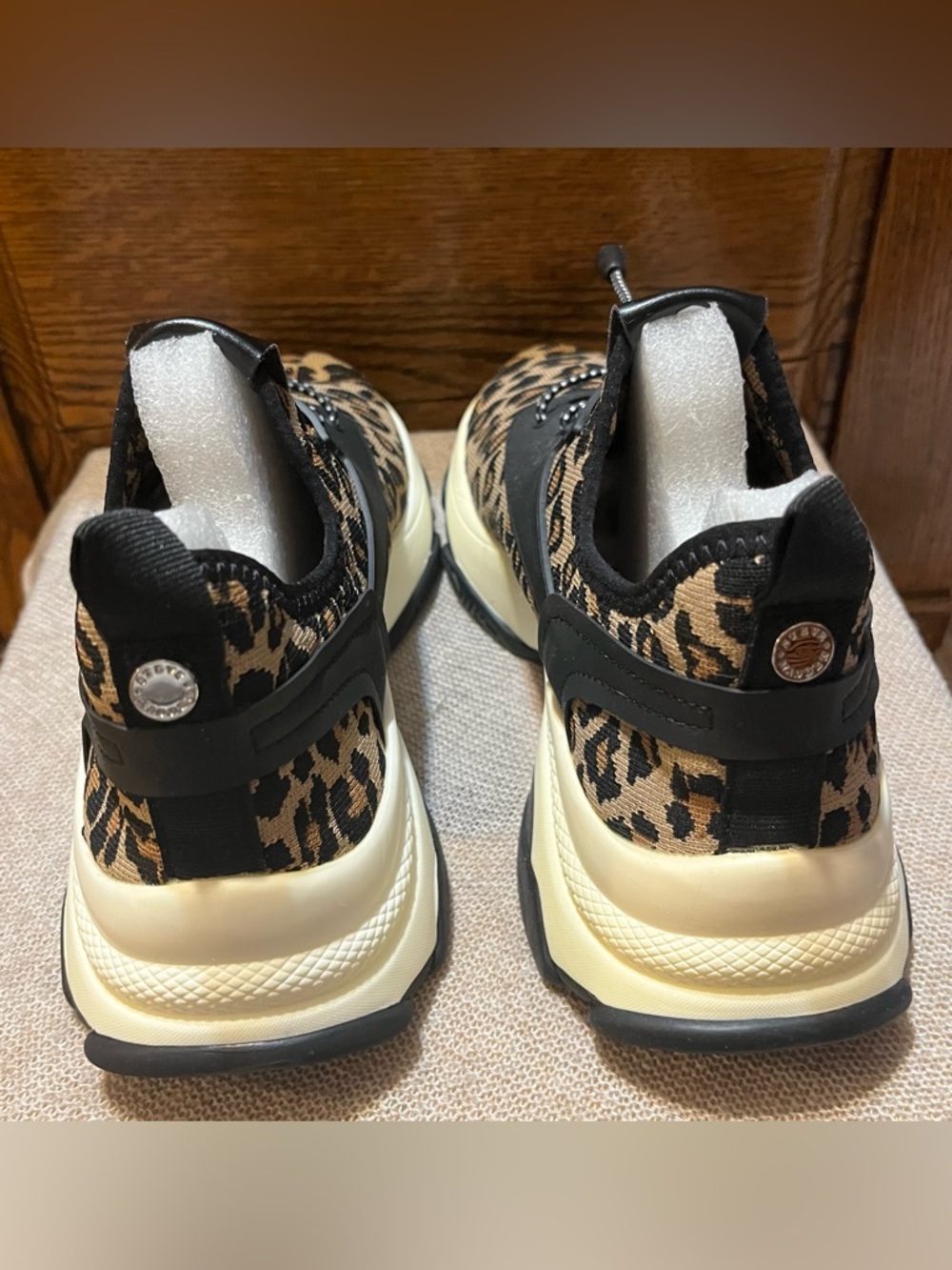 Steve Madden NY90 Women’s Myles Sneakers Leopard Print Pull On Size 8 New In Box - Picture 2 of 9